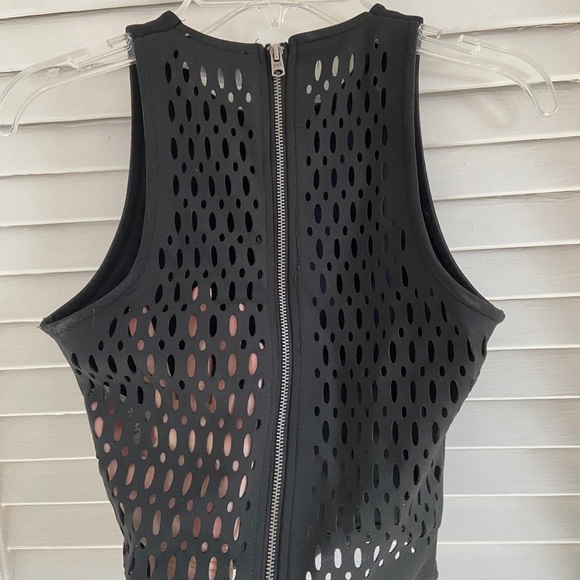 Abercrombie & Fitch Cutout Crop Top - Picture 3 of 4